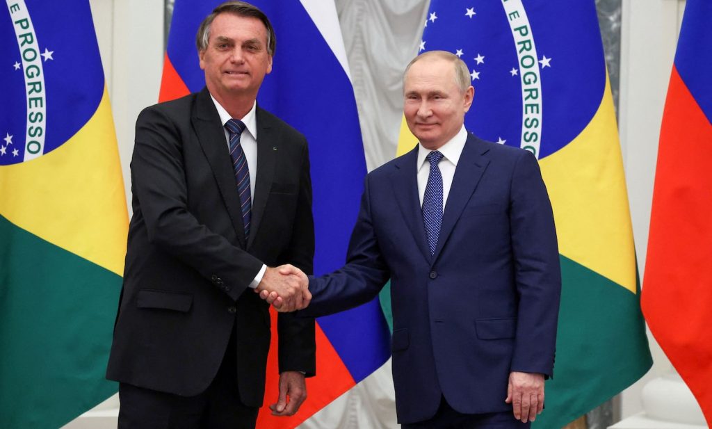يلتقي بولسونارو البرازيلي مع بوتين الروسي في موسكو وسط الأزمة الأوكرانية