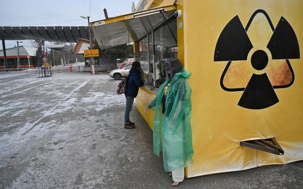 قالت أوكرانيا إن حرائق الغابات بالقرب من محطة تشيرنوبيل النووية التي تسيطر عليها روسيا تثير مخاوف من الإشعاع