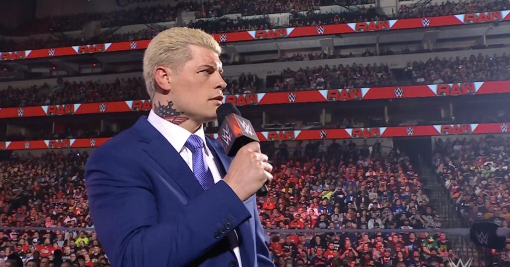 افتتح كودي رودس موقع Raw ليؤسس قصته في WWE - مطاردة اللقب