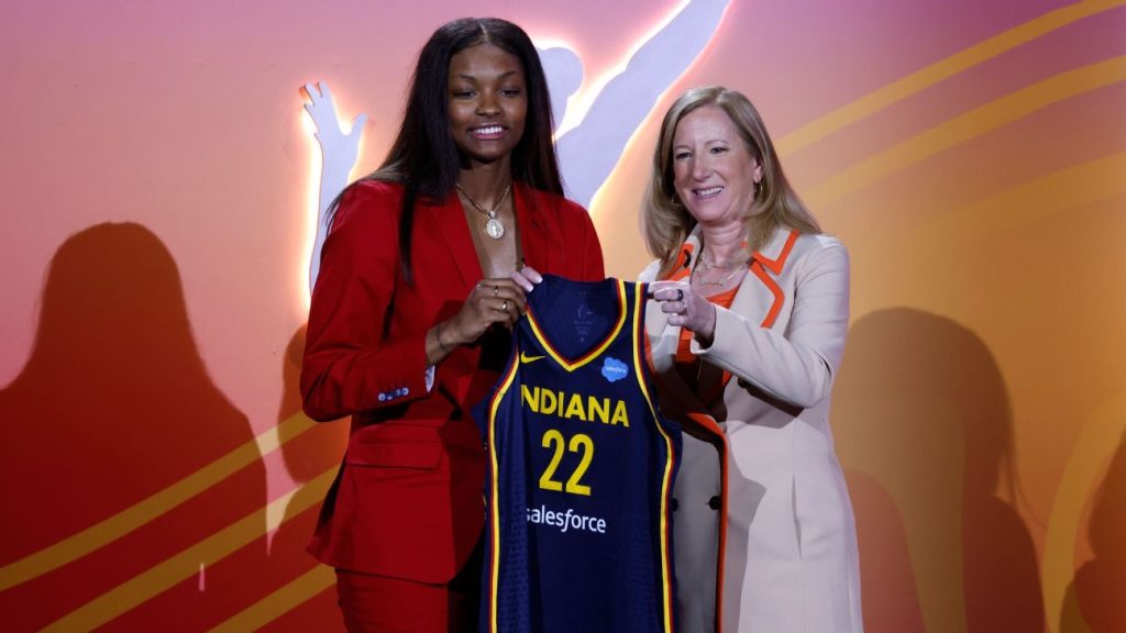 درجات 2022 لمشروع WNBA - إنديانا حمى ، أتلانتا دريم ، واشنطن ميستكس تسجل أعلى الدرجات