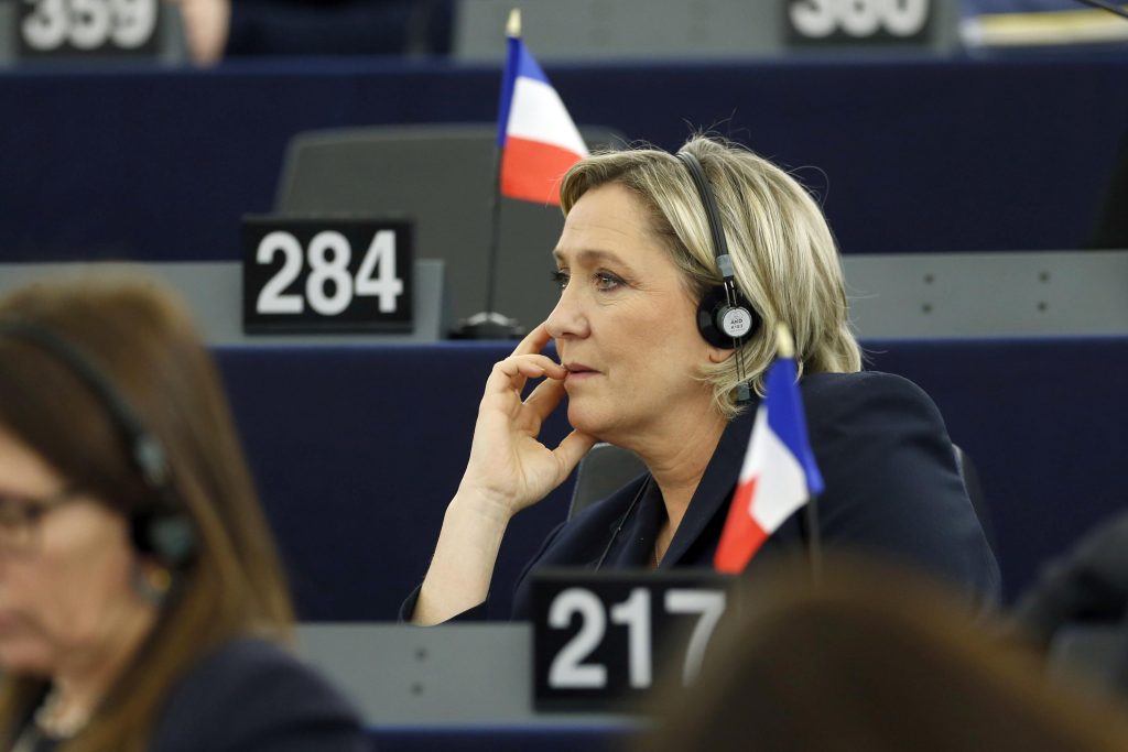 فرنسا: وكالة الاحتيال في الاتحاد الأوروبي تحقق مع المرشح لوبان