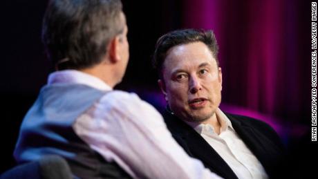 لماذا قد يحتاج مستثمرو Tesla إلى القلق بشأن إلهاء Elon Musk على Twitter