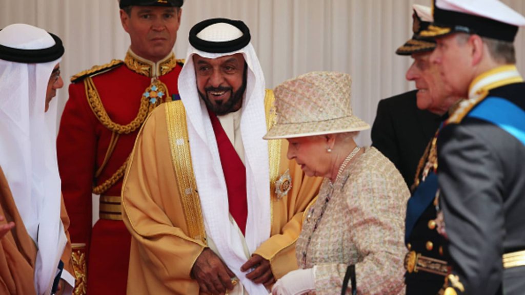 توفي رئيس الإمارات الشيخ خليفة بن زايد عن 73 عاما
