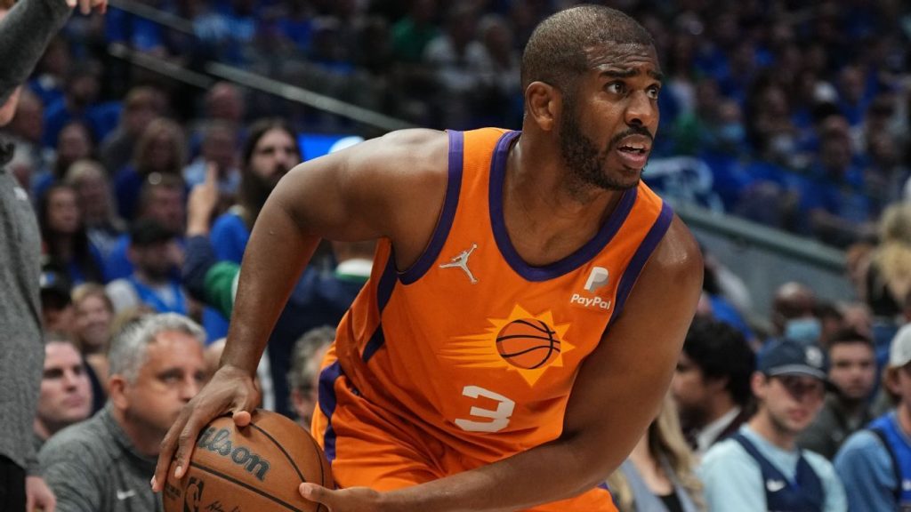 دالاس مافريكس يزيل المعجبين بعد حادث مع عائلة Phoenix Suns PG Chris Paul