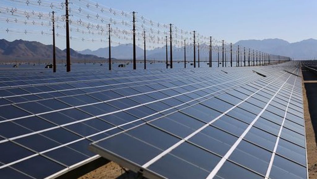 كاليفورنيا ما يقرب من 100٪ مدعوم من مصادر الطاقة المتجددة لأول مرة