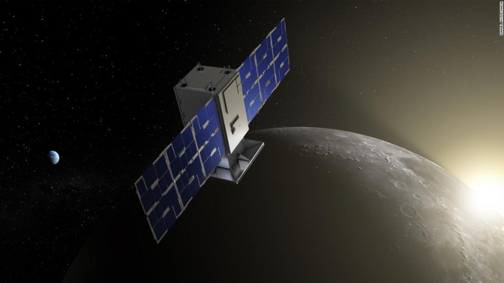 ستختبر مركبة فضائية بحجم الميكروويف مدارًا جديدًا بين الأرض والقمر