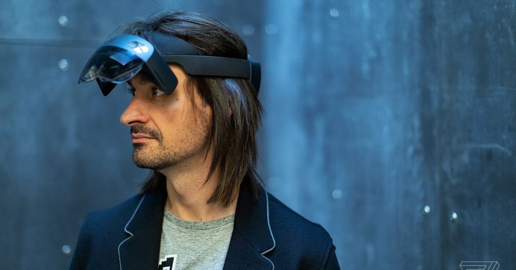 استقال أليكس كيبمان ، رئيس Microsoft HoloLens ، بعد مزاعم سوء السلوك