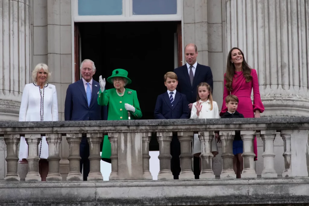 الملكة اليزابيث تظهر مرة أخرى في احتفال اليوبيل