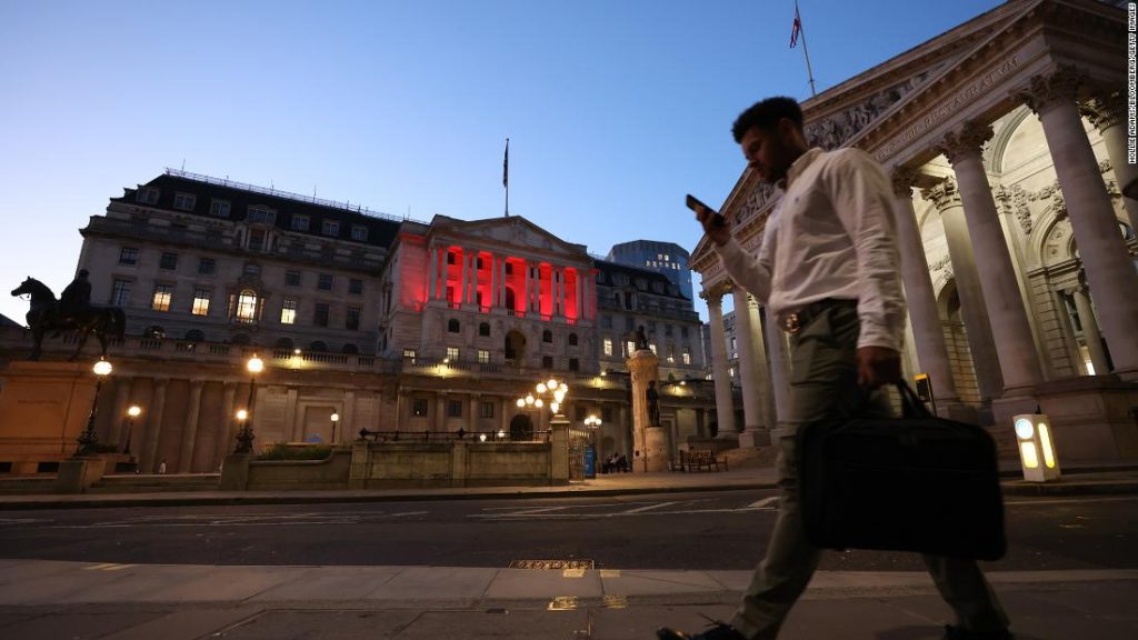 بنك إنجلترا يرفع أسعار الفائدة للمرة الخامسة