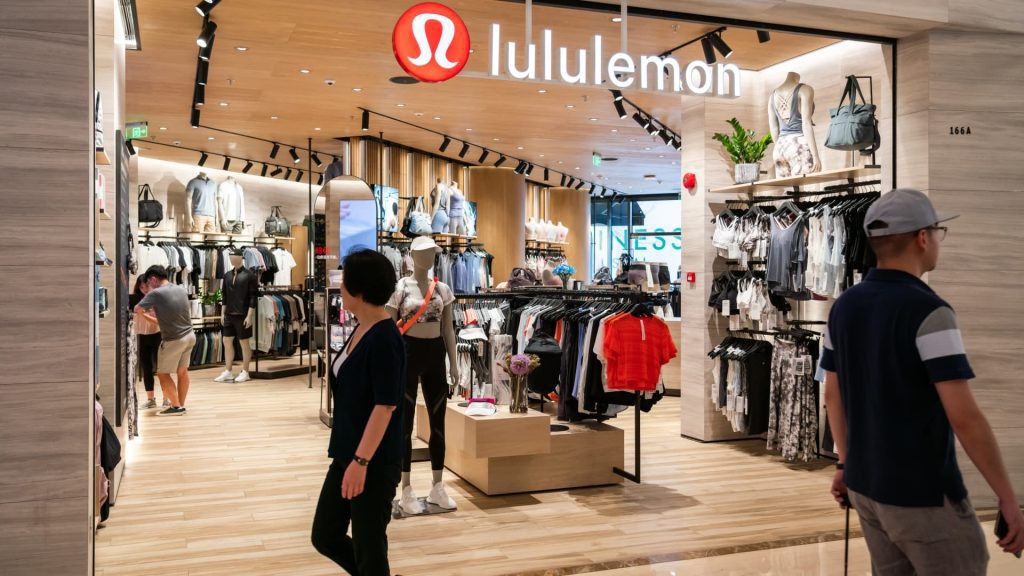 تفوقت أرباح Lululemon (LULU) للربع الأول من عام 2022 على التقديرات