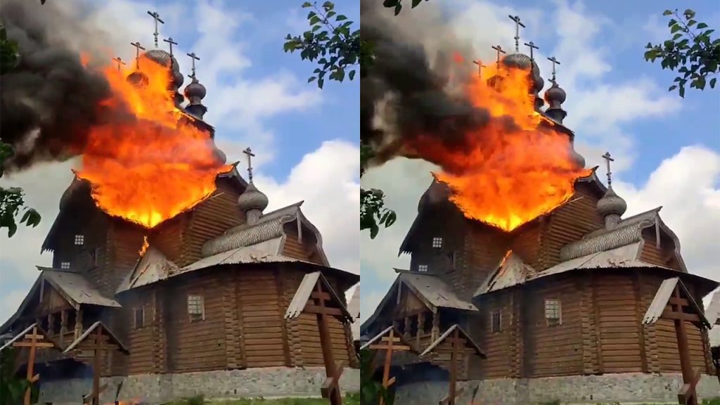 دير أوكراني تاريخي يحترق بعد قصف روسي ، حسب قول زيلينسكي