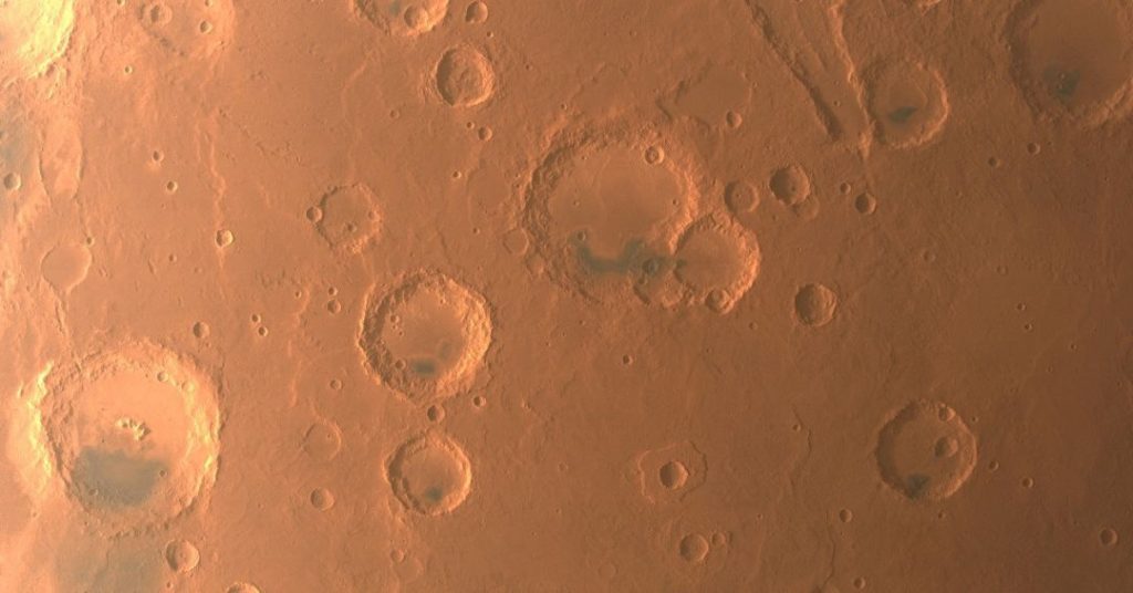 مركبة فضائية صينية تحصل على صور لكوكب المريخ بأكمله