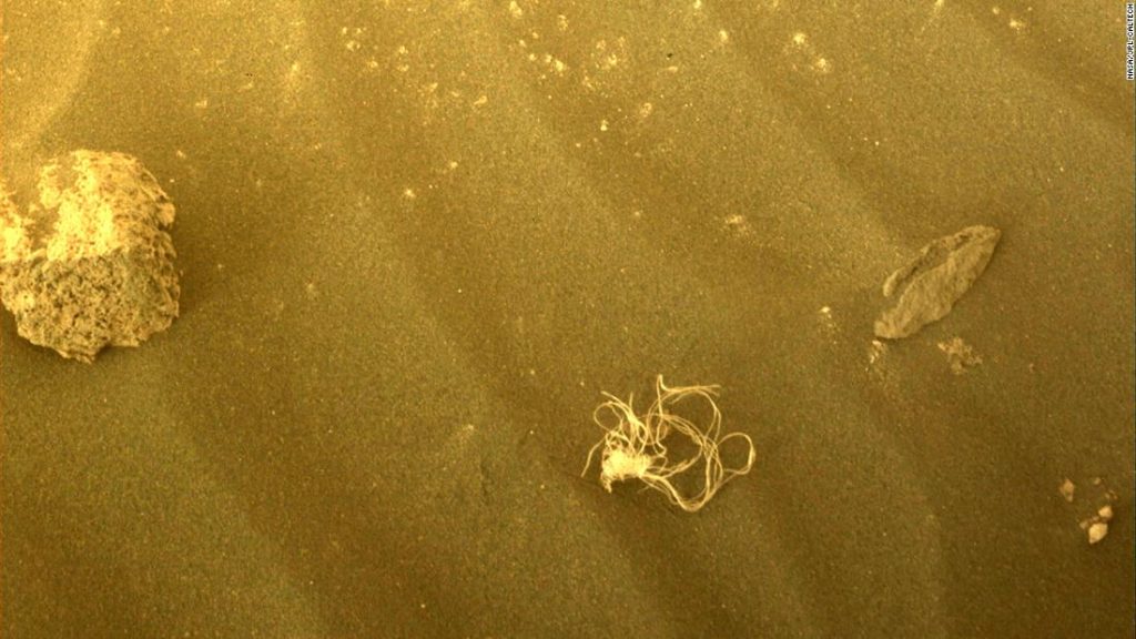 مركبة ناسا للمثابرة: تم العثور على حزمة من الخيوط على سطح المريخ