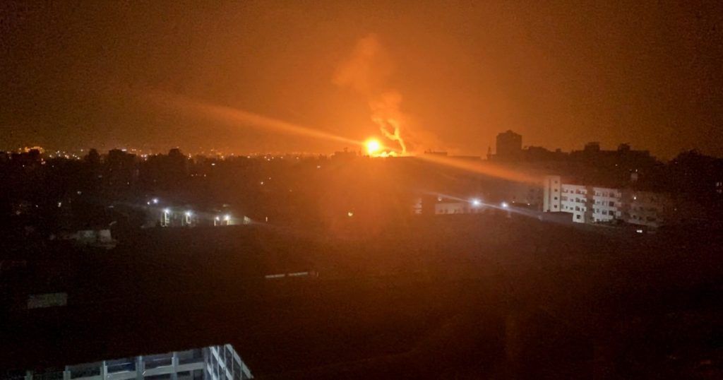 إسرائيل تشن غارات جوية على قطاع غزة دون أنباء عن وقوع إصابات |  أخبار غزة