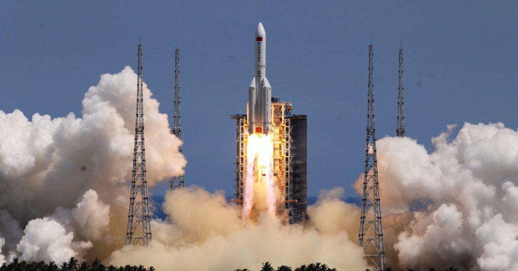 الصين تطلق محطة وينتيان الفضائية مع صاروخ عملاق