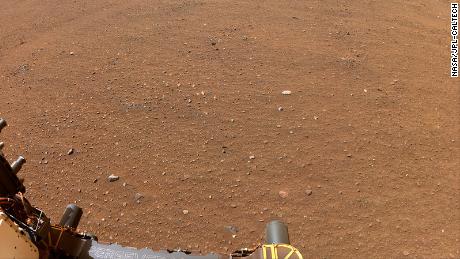 تستكشف العربة الجوالة المثابرة أول مهمة تنطلق من المريخ