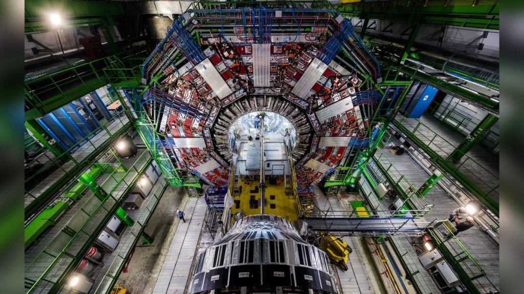 يتم تشغيل مصادم هادرون الكبير بأعلى مستوى طاقة على الإطلاق للبحث عن المادة المظلمة