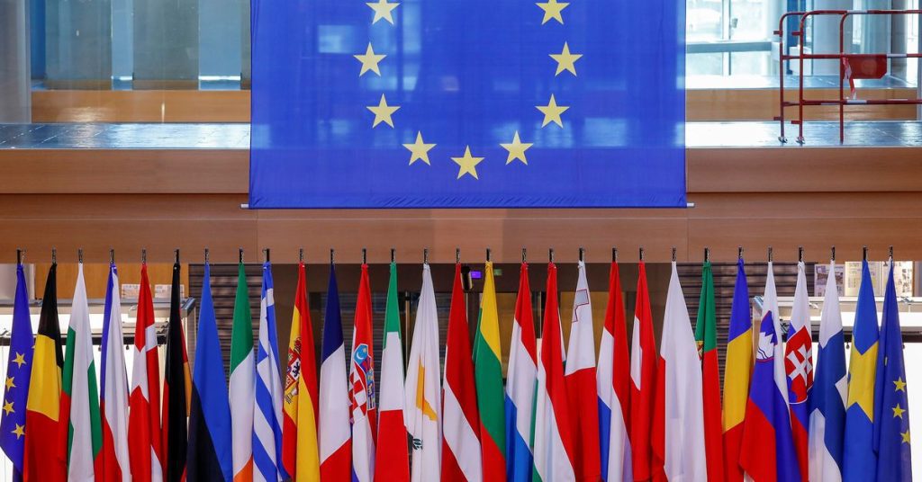 يعقد الاتحاد الأوروبي قواعد السفر للروس لكنه يرفض حظر التأشيرات