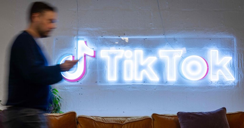 يمكن لمتصفح TikTok تتبع ضغطات مفاتيح المستخدمين ، وفقًا لبحث جديد