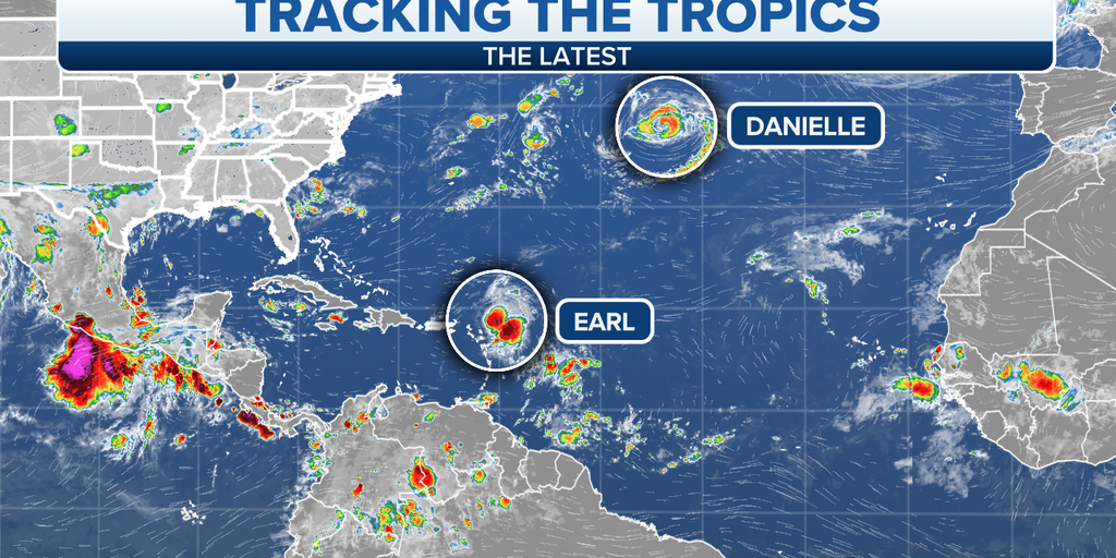 قوة العاصفة الاستوائية إيرل ، ضعف دانييل فوق المحيط الأطلسي
