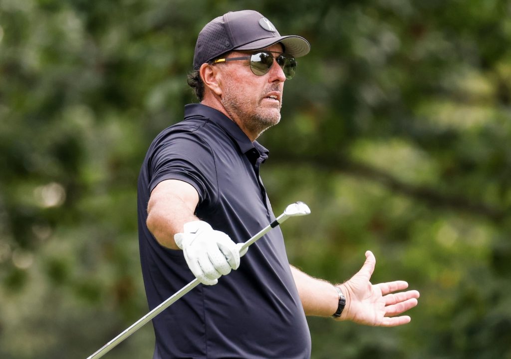 Phil Mickelson وآخرون ينسحبون من دعوى LIV Golf ضد جولة PGA
