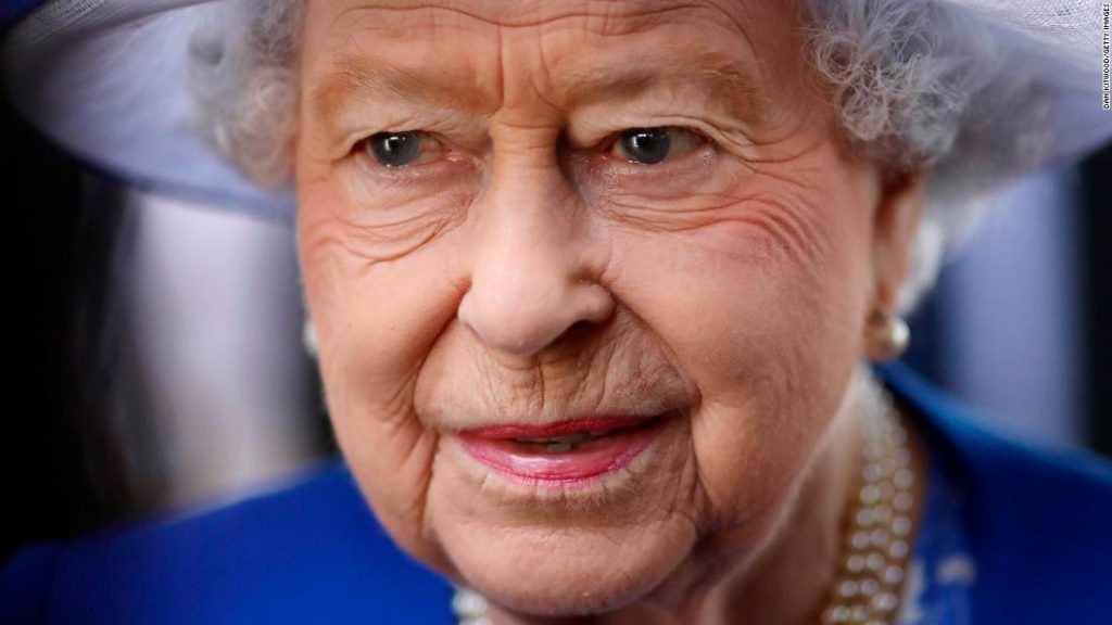 وفاة الملكة إليزابيث الثانية عن عمر يناهز 96 عامًا