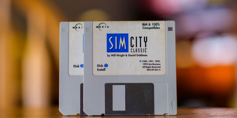 قطع Windows 95 شوطًا إضافيًا لضمان توافق SimCity والألعاب الأخرى