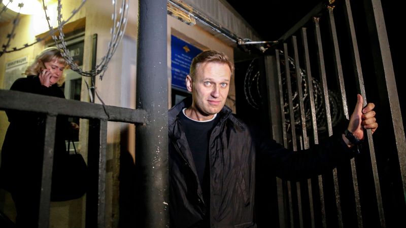 المنشق الروسي أليكسي نافالني يقول إنه نُقل إلى زنزانة انفرادية لـ'سكتني '