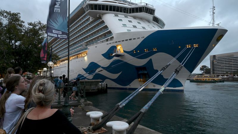سفينة سياحية على متنها 800 راكب مصاب بفيروس كوفيد ترسو في سيدني