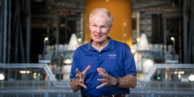 جاء بيل نيلسون إلى وكالة ناسا للقيام بأمرين ، وقد نفد كل شيء من العلكة