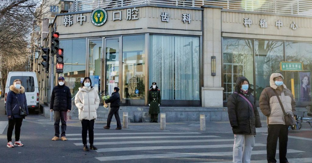 الصين تخفف من حدة نبرة فيروس كورونا بعد الاحتجاجات