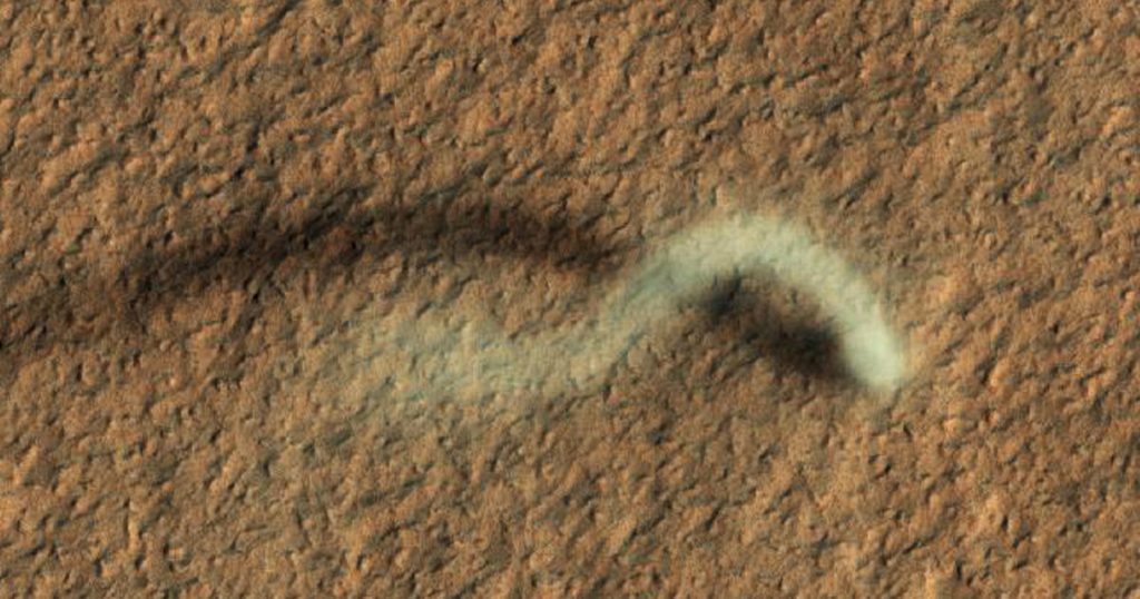 المسبار المتجول التابع لوكالة ناسا يلتقط أول صوت على الإطلاق لشيطان الغبار على سطح المريخ: "حظًا بالتأكيد"